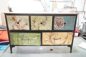 lot 6 image: Wlive 5-drawer storage dresser
