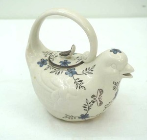lot 9 image: Song Bird by Global Amici Teapot