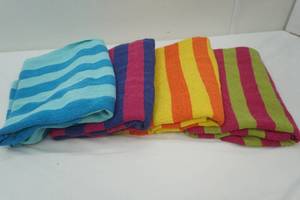 lot 15 image: Colorful Beach Towels 4ct