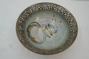 lot 49 image: Large Handmade Ceramic Pottery Bowl 13.5 diameter by 5.5 tall