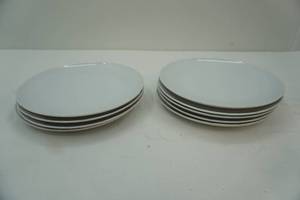 lot 50 image: White Round Scalloped-Edge Plates 9ct. Ceramic