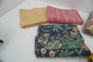 lot 85 image: Fabric Placemats
