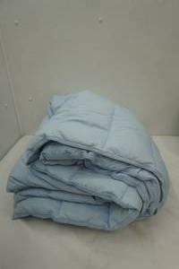 lot 140 image: Twin Size Comforter