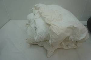 lot 149 image: White Down Comforter. Queen Size