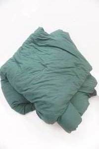 lot 150 image: Hunter Green Queen Size Comforter