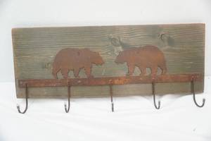 lot 181 image: Bear Coat Rack 25x11