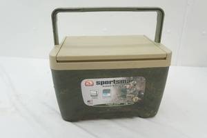 lot 196 image: Igloo Sportsman Cooler 9qt