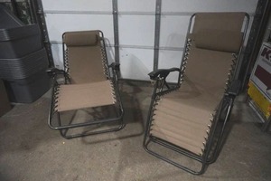 lot 261 image: 2 Lounge Chairs. Infinity Chairs