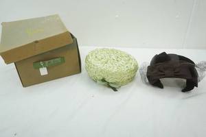 lot 286 image: Vintage Ladies Hats. 2ct, comes with box