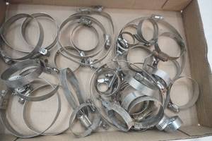 lot 289 image: Pipe Clamps