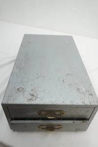 lot 292 image: Washers and 2-drawer metal cabinet