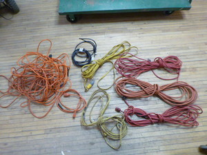 lot 40 image: 10 Extension Cords