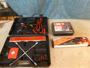lot 65 image: Auto Emergency Items