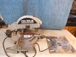 lot 72 image: Pro-Tech 12 Contractor Series Compound Miter Saw