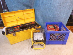 lot 75 image: Garage Items