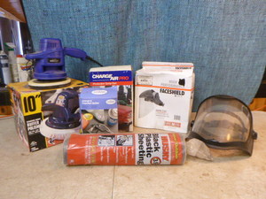 lot 77 image: Garage Items