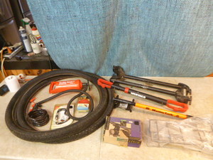 lot 83 image: Bicycle Accessories