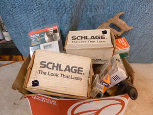 lot 88 image: Garage Items