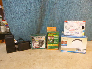 lot 100 image: Lighting Items