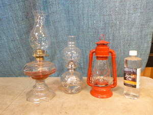 lot 142 image: Dietz Junior No. Lantern and Oil Lamps