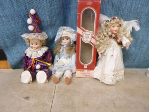 lot 147 image: 3 Porcelain Dolls