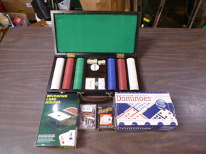 lot 151 image: Poker Playing Items