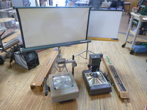 lot 186 image: 2 Overhead Projectors and Screens