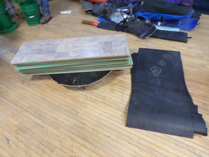 lot 194 image: 21 Vinyl Flooring Tiles