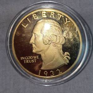 lot 21 image: American Legends 1932 Washington MedallionCoin 39mm 24kt Coating