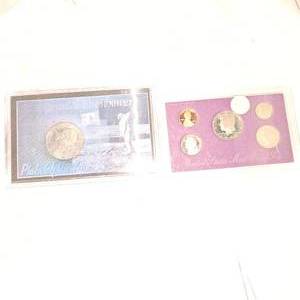 lot 29 image: US Mint Ike Bicentennial Mint Set with 1989 Proof Set