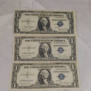 lot 46 image: 3-1935D $1 Silver Notes