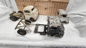 lot 147 image: 3 Vintage 1950s Structo Pressed Steel Trucks, Cabs, and Frames