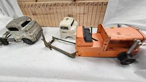 lot 150 image: 2-1950s Structo Tractors and 50s Pressed Tin Parts