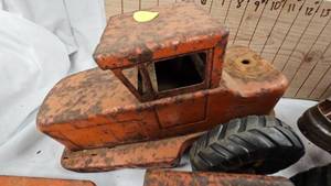 lot 162 image: 1950s Nylint Truck and Hauler