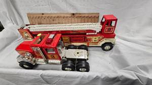 lot 167 image: Tonka #2 Hook N Ladder Fire Truck