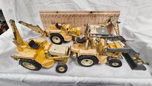 lot 173 image: Lot of 3 Ertl IH Die Cast Backhoes