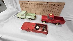 lot 158 image: 3-1960s Tonka Jeeps