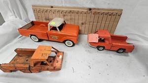 lot 161 image: 1960s Nylint Ford U-Haul Truck and Structo Trucks
