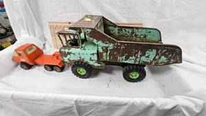 lot 166 image: 1966 Nylint Dump Truck and Tonka, 1970s Tonka Truck