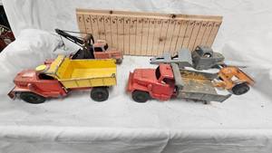 lot 182 image: Lot of Early Die Cast 116 Dump Trucks, Wrecker