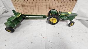 lot 184 image: Ertl John Deere 2440 116th Scale and Pull Behind Forage