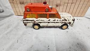 lot 187 image: 1970s Tonka Jeep Wagoneer Rescue Ambulance #53078