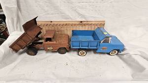 lot 195 image: Pair of Vintage Tonka Dump Trucks