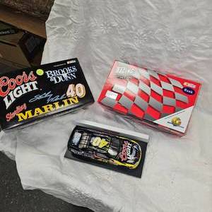 lot 118 image: Action 124  Brooks and Dunn Sterling Marlin #40