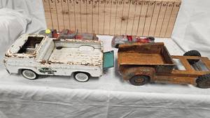 lot 163 image: Hubblie 1950s Firetrucks and Misc