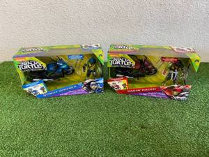 lot 20 image: TMNT Street Speeder & Ragin Racer