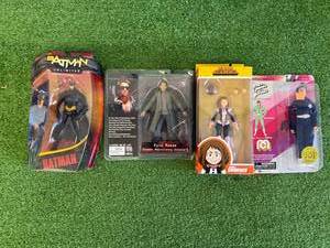 lot 25 image: Mixed Figures Lot