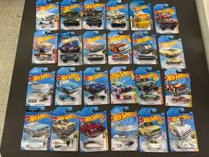 lot 27 image: 24 Hot Wheels