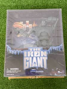 lot 81 image: The Iron Giant Diamond Select Collector Grade