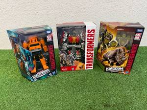 lot 121 image: Transformers